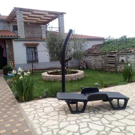 Family Friendly House With A Swimming Pool Gajana, Fazana - 15385 Vakantiehuis