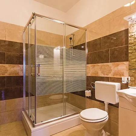 Holiday home Family Friendly House With A Swimming Pool Gajana, Fazana - 15385 *